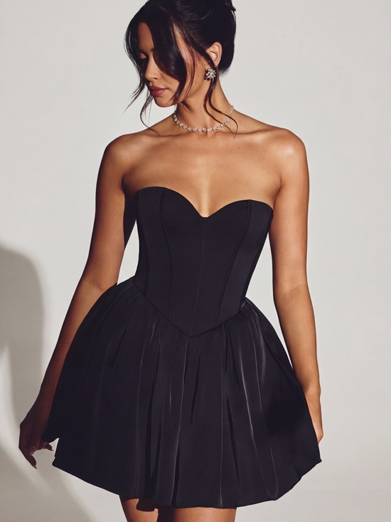 Oh Polly Dresses & Skirts - Oh Polly Black Strapless Backless Dress